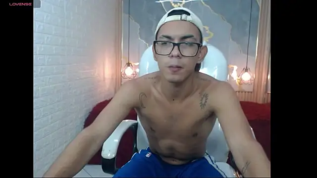 maximiliano hotdevil online show from May 28, 2026, 8:06 pm