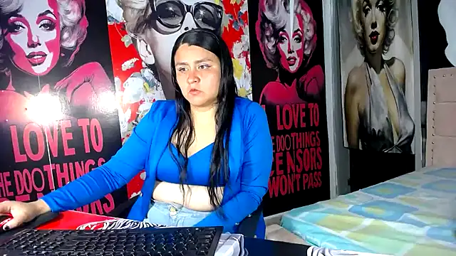 Snapshot of BaddieLuxe_ chatting on May 24, 2026, 10:20 am BaddieLuxe online show from May 24, 2026, 10:20 am