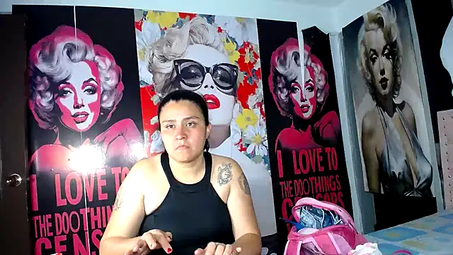 Snapshot of BaddieLuxe_ chatting on May 26, 2026, 10:33 am BaddieLuxe online show from May 26, 2026, 10:33 am