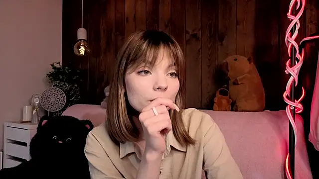 IvoryPesante online show from July 21, 2026, 7:49 pm