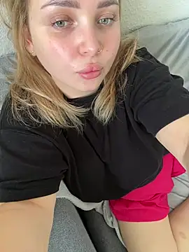 kira235 online show from August 1, 2026, 2:05 pm