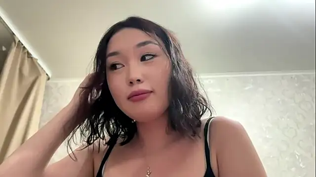 LilowNax online show from July 23, 2026, 8:29 pm