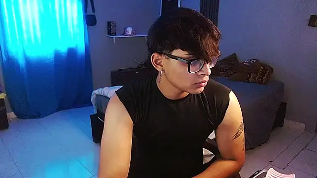 Mr yisuzz online show from July 12, 2026, 12:18 pm