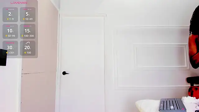 emmaalennox   online show from July 22, 2026, 7:38 pm