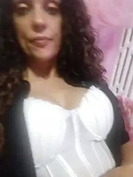 Snapshot of angelaxxx83 chatting on July 22, 2026, 4:32 pm angelaxxx83 online show from July 22, 2026, 4:32 pm