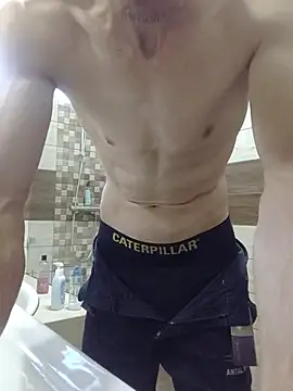 Nakedfanboy online show from June 25, 2026, 3:27 pm