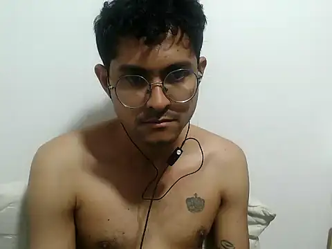 xanderlover online show from June 24, 2026, 11:48 pm