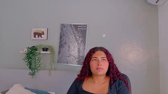 AmeliaLaurent  online show from July 24, 2026, 6:17 pm