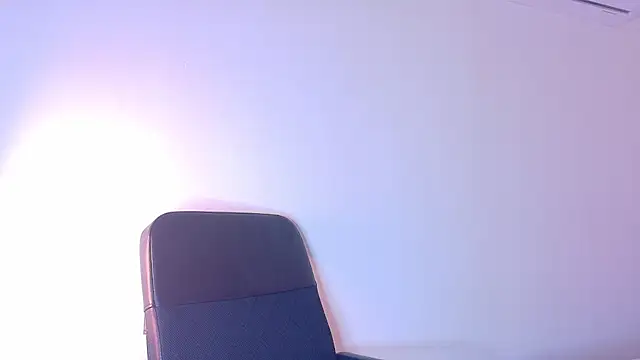 AmeliaLaurent  online show from July 25, 2026, 7:55 pm