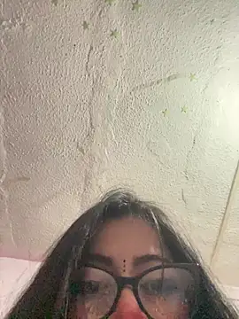 YummyGirl  online show from August 1, 2026, 3:39 am