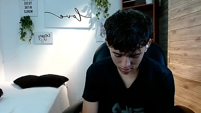 Ryan grayx online show from June 19, 2026, 2:43 pm