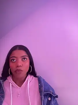 Ariana roxe  online show from July 24, 2026, 4:21 am