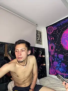 Yizz 20 online show from June 24, 2026, 3:49 am