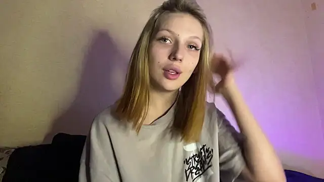 xXMelanieseXx online show from July 20, 2026, 8:22 pm