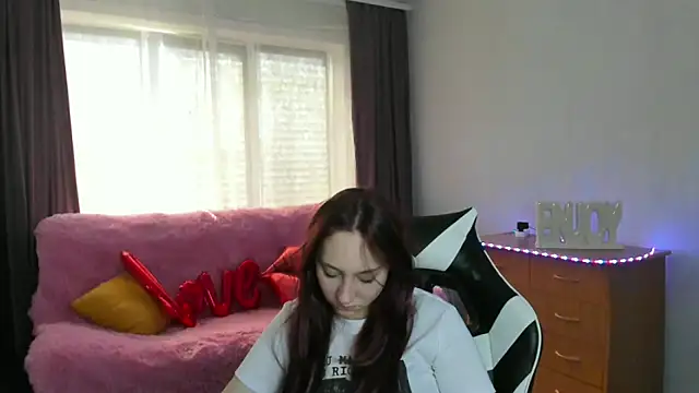 ModelGyrl online show from June 4, 2026, 2:39 am