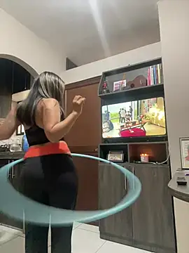 ValdiviaQueen online show from June 21, 2026, 10:01 pm
