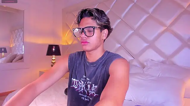MarcoDeluxxe online show from May 29, 2026, 11:52 am