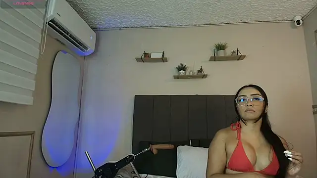 Moly Juicy online show from July 10, 2026, 7:38 pm