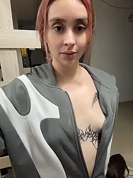 Sophia LuxxX online show from July 17, 2026, 3:24 am