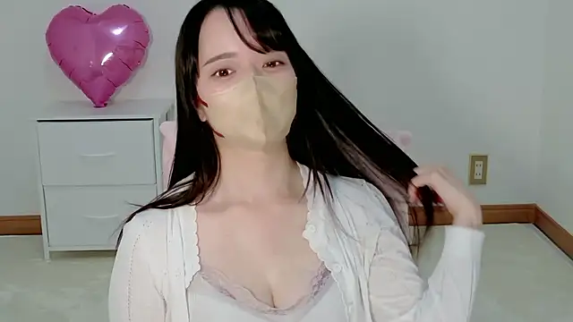 Hikari  o00 online show from July 18, 2026, 10:24 pm