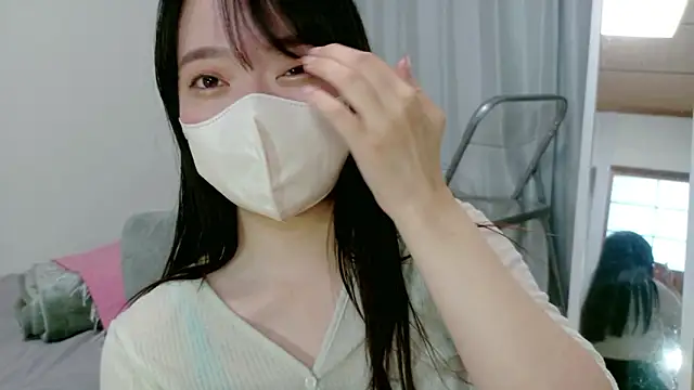 Hikari  o00 online show from July 24, 2026, 11:47 pm