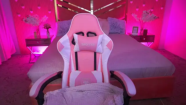 LilitMurrr online show from June 17, 2026, 1:12 pm