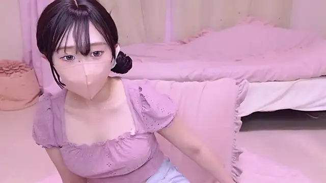 YURInya  online show from June 17, 2026, 12:18 pm