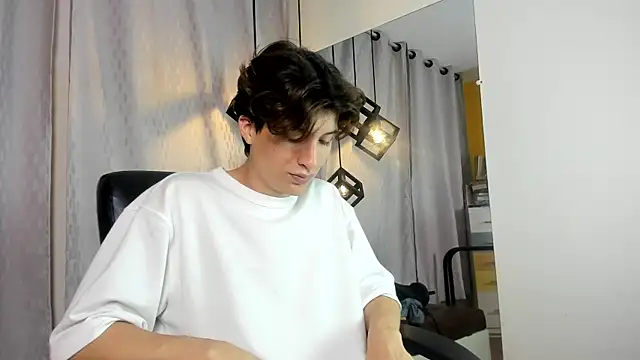 Marcoviolet online show from June 24, 2026, 7:46 pm