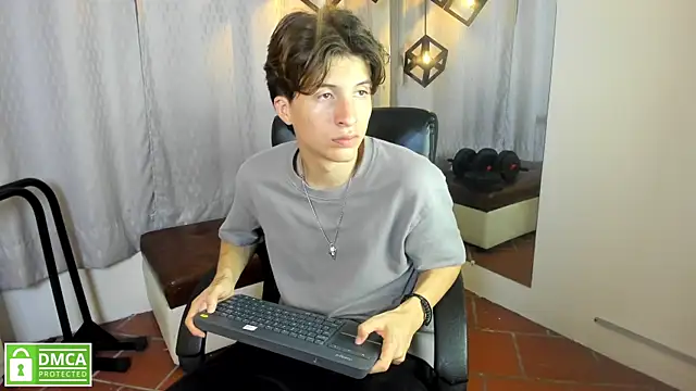 Marcoviolet online show from July 15, 2026, 8:03 pm