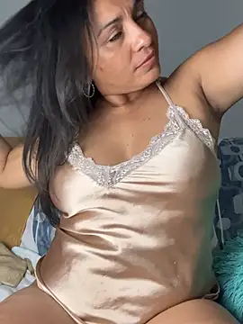 Snapshot of kloee_kann chatting on July 14, 2026, 12:46 am kloee kann online show from July 14, 2026, 12:46 am