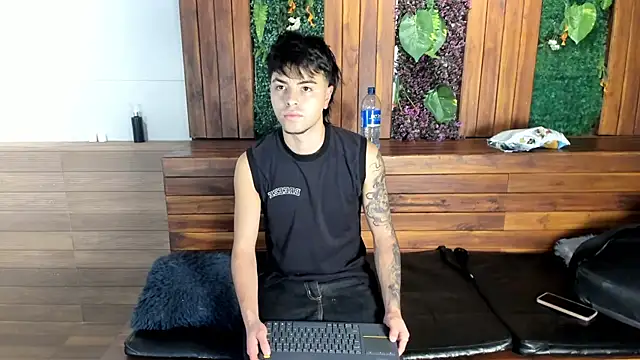 FedeViale online show from June 30, 2026, 4:02 am