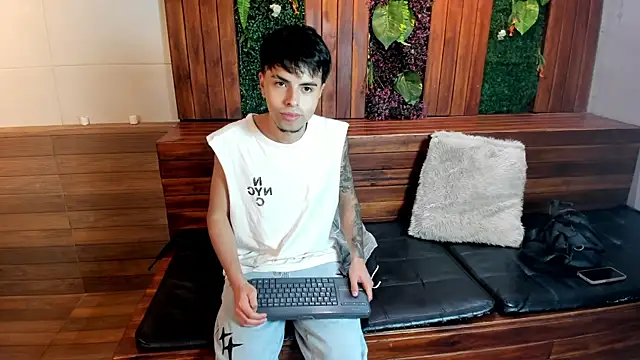 FedeViale online show from July 24, 2026, 4:21 am