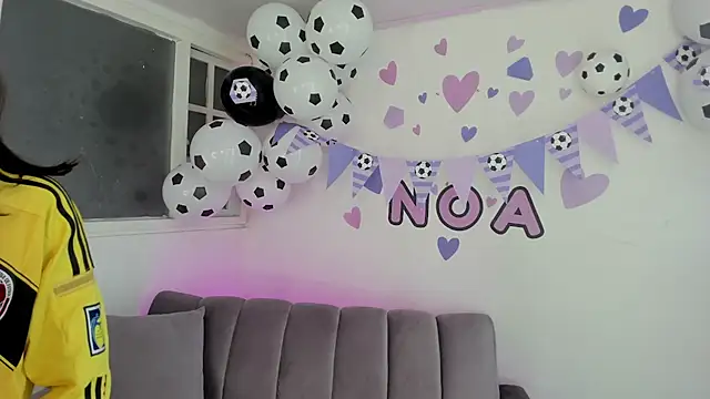 Noa bunny  online show from June 12, 2026, 9:25 pm