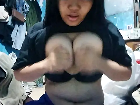 angelicnaughtybb online show from July 26, 2026, 5:53 pm