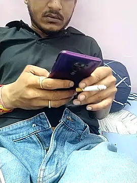Dakuu A online show from July 14, 2026, 10:04 pm