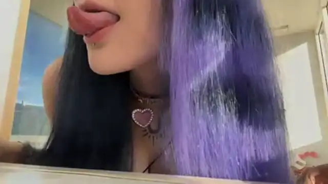 HolyCute online show from June 16, 2026, 4:09 pm