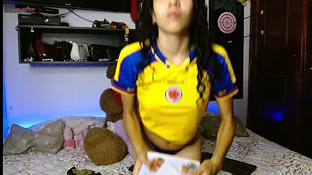Snapshot of Laila_bunny chatting on July 1, 2026, 9:58 pm Laila bunny online show from July 1, 2026, 9:58 pm