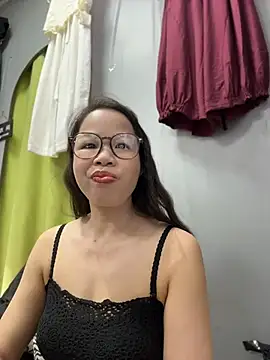 honghong mother online show from June 28, 2026, 1:44 am