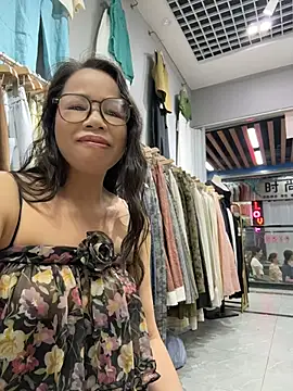 honghong mother online show from July 18, 2026, 1:15 pm