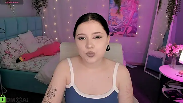Kylie-Voss online show from July 26, 2026, 2:53 am