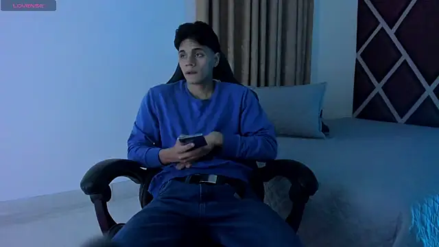 Ithan Hott online show from July 5, 2026, 3:13 am