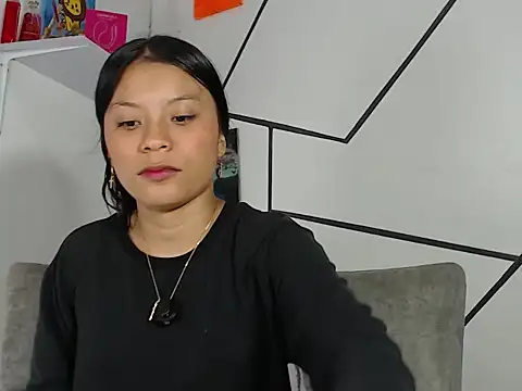 charlotte vickie online show from July 6, 2026, 11:18 am