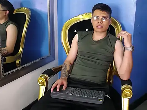 AquilesTaylor online show from June 19, 2026, 12:42 pm