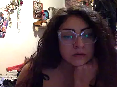AlondraSa online show from June 24, 2026, 3:44 pm