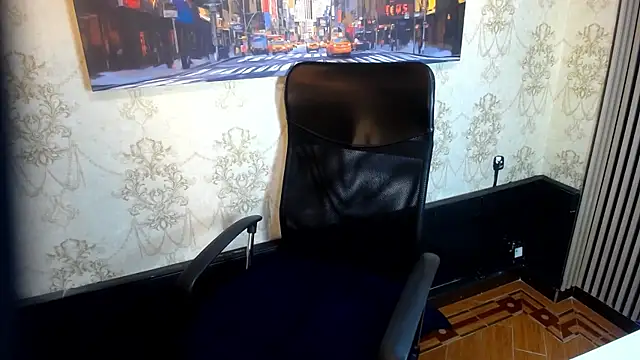 Holly Watson  online show from July 24, 2026, 3:59 am