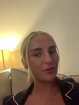Snapshot of Millymae_ chatting on June 12, 2026, 6:40 pm Millymae online show from June 12, 2026, 6:40 pm