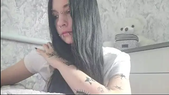 KrissyHiott online show from June 11, 2026, 4:10 am