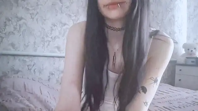 KrissyHiott online show from June 26, 2026, 4:06 am