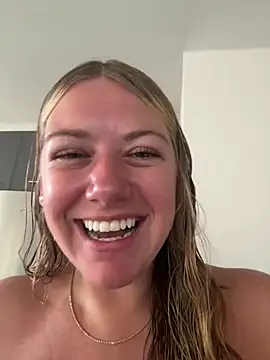 Snapshot of allyanalangell chatting on July 19, 2026, 6:55 pm allyanalangell online show from July 19, 2026, 6:55 pm