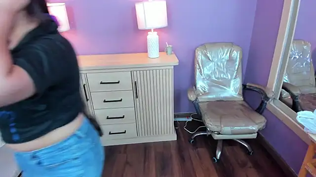 amberhanks online show from July 10, 2026, 12:08 pm